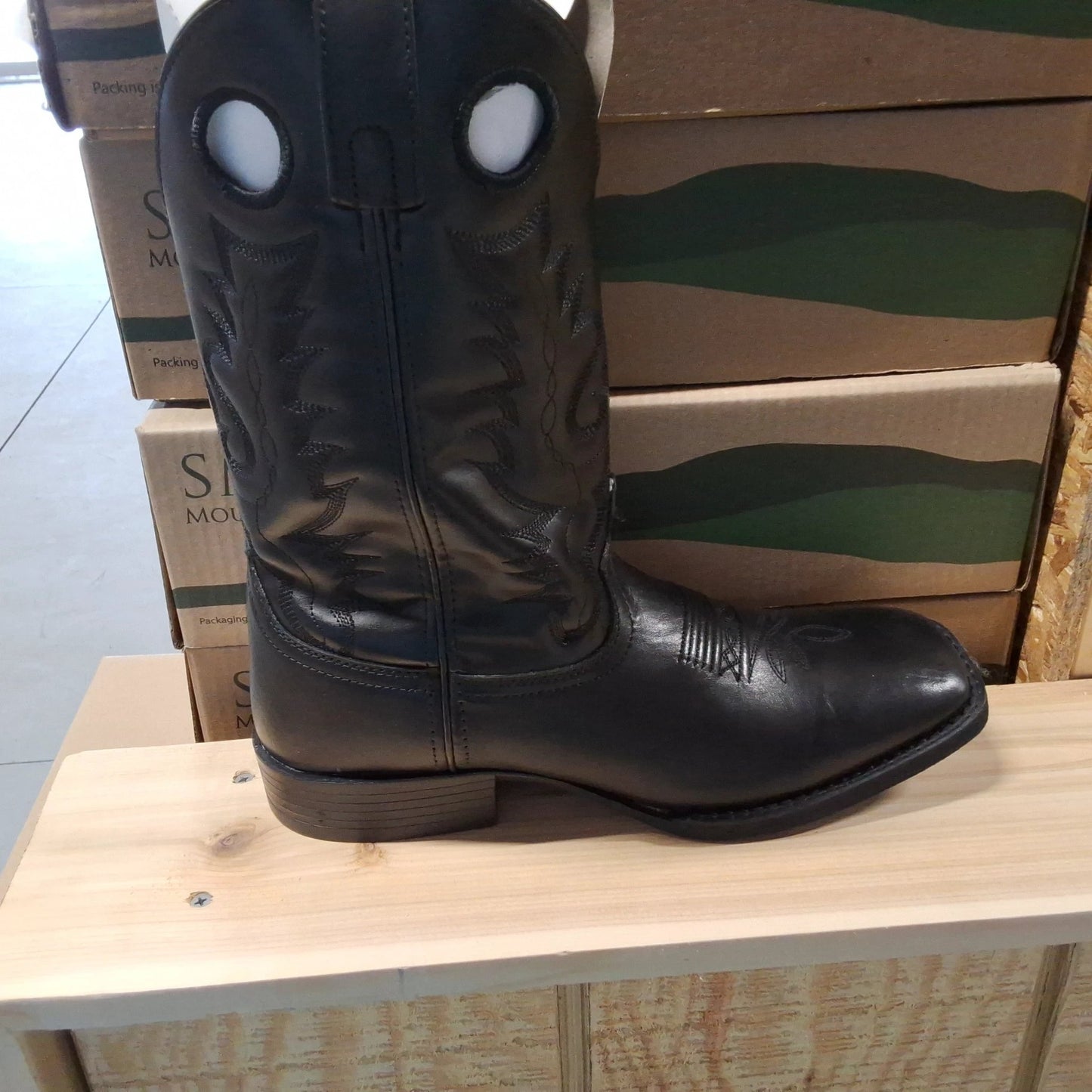 Outlaw Smoky Mountain Mens Cowboy Boots Leather Western Boots For Men Durable Ranch Style Footwear by Smoky Mountain Boots
