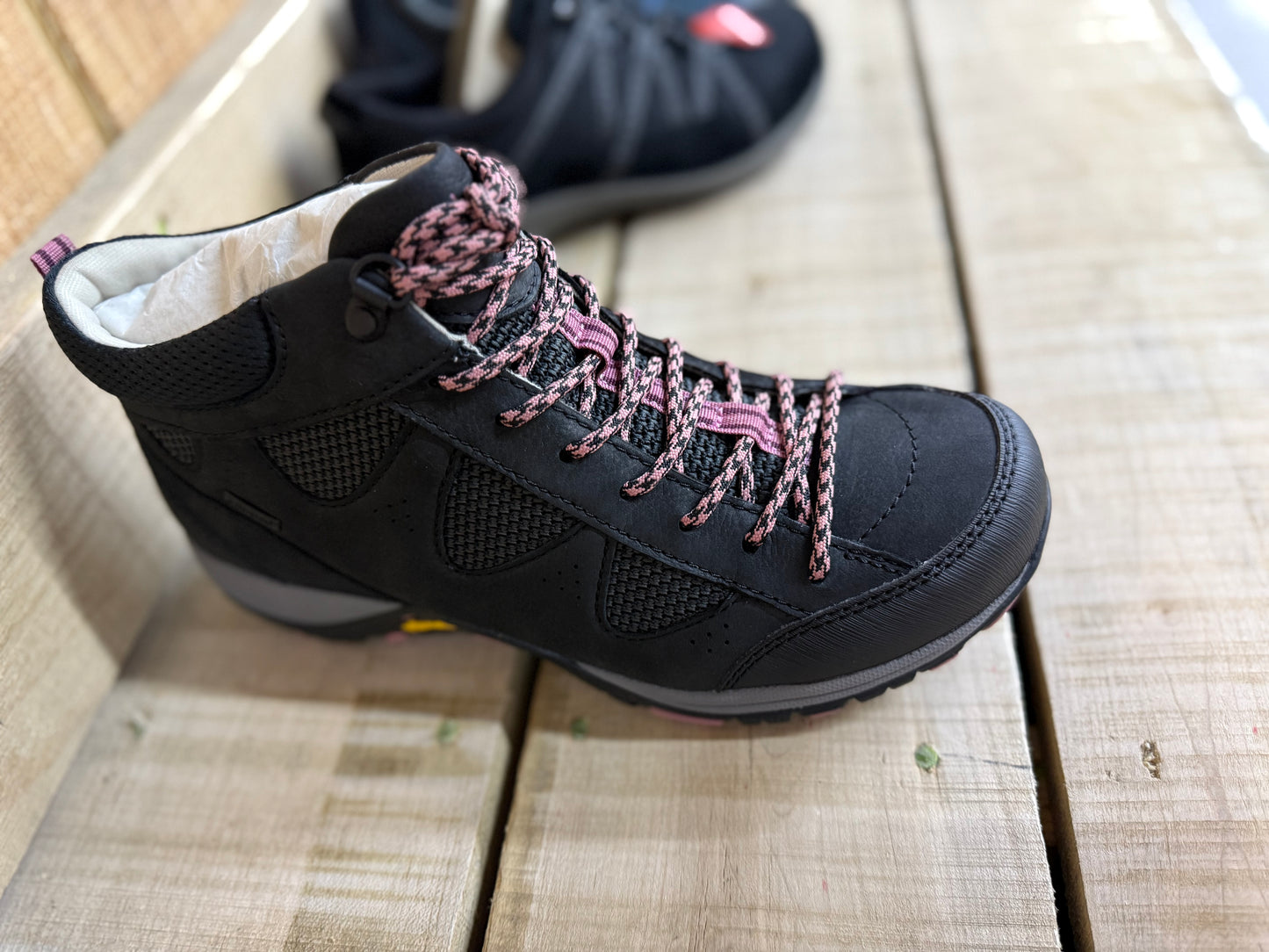 Dansko Perrin Milled Nubuck Black
