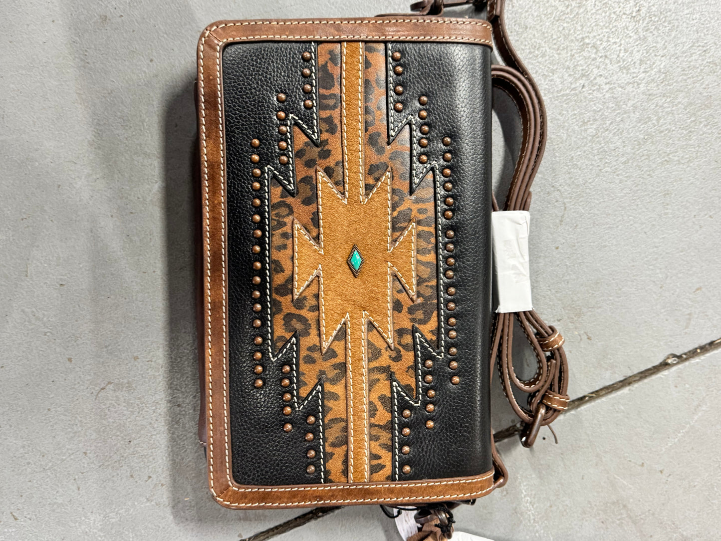 Nocona N.Anika Cheetah Cross Body & Wallet