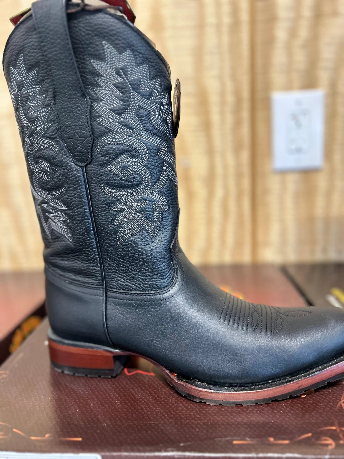 Los Altos Black Mens Cowboy Boot With Grisly Black Finish Versatile Western Classic For Casual Streetwear And Work by Los Altos