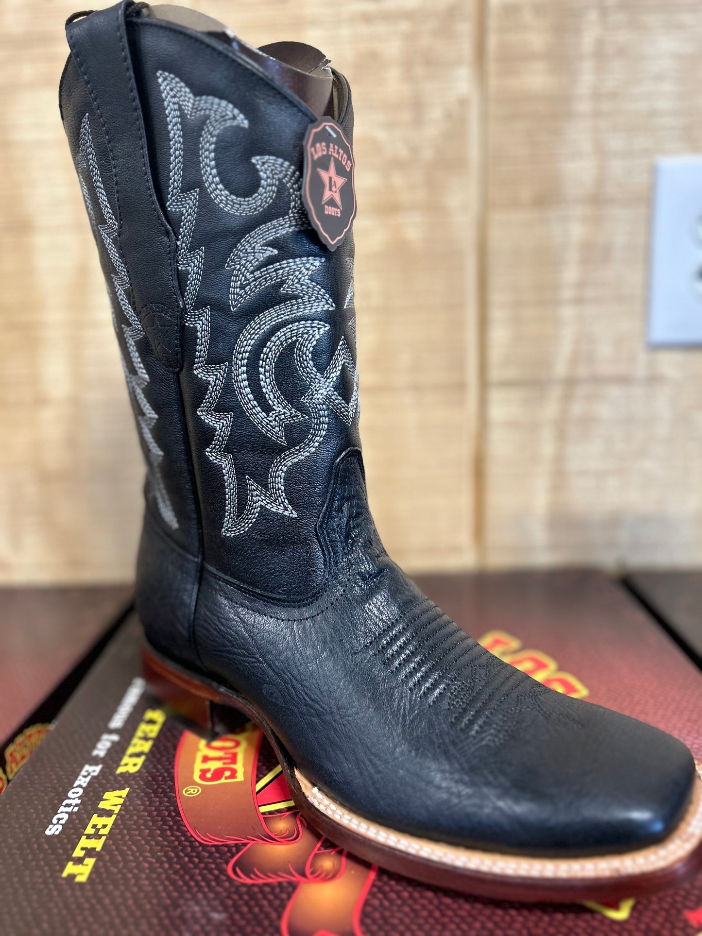 Los Altos Black Bull Shoulder Men's Cowboy Boots