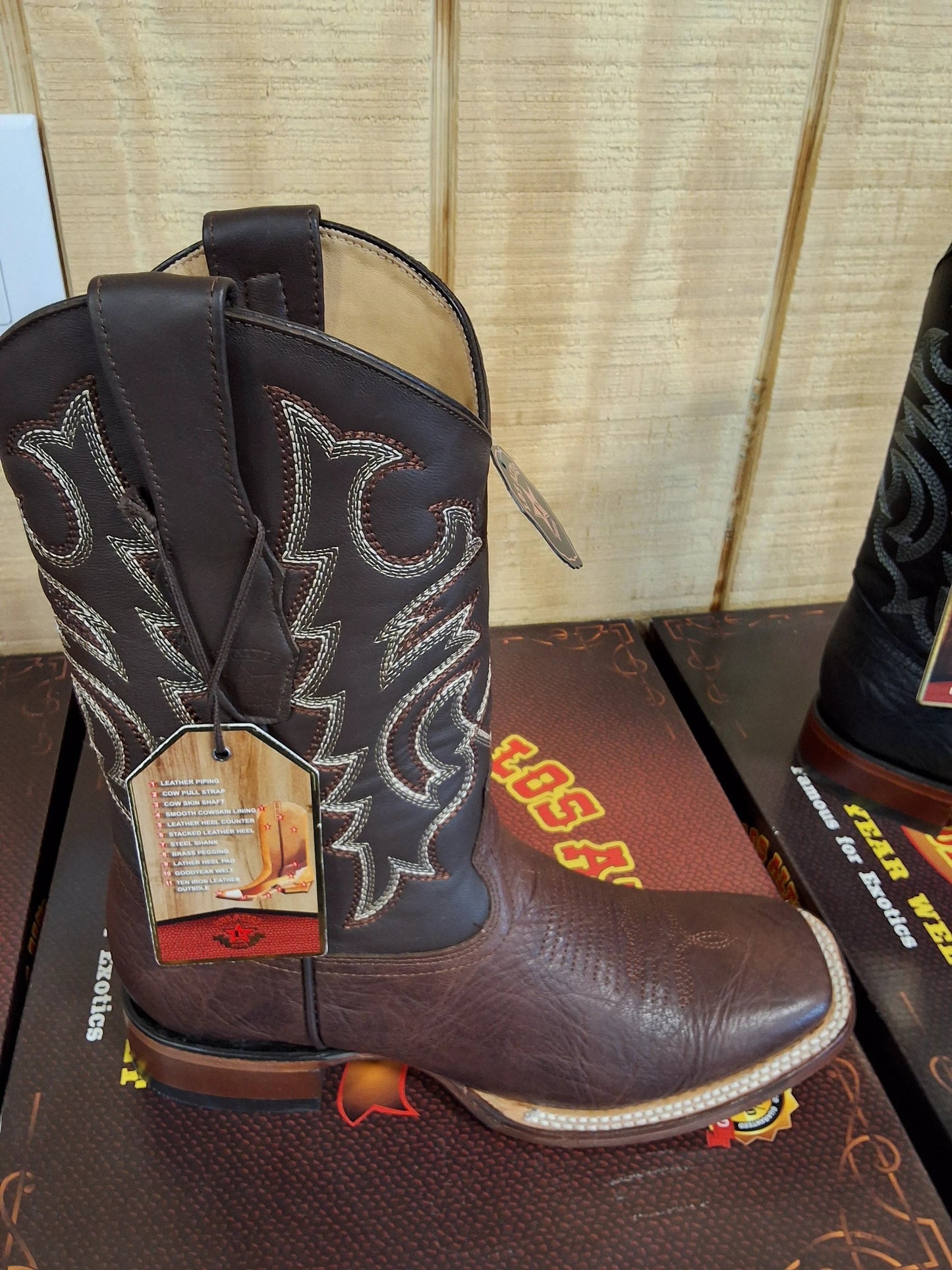 Los Altos Walnut Bull Shoulder Men's Cowboy Boot Western Leather Durable Comfort for Everyday Wear by Los Altos
