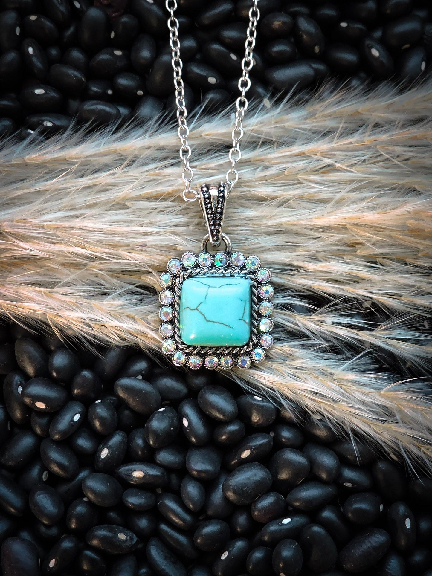 Ada Pendant Fashion Necklace
