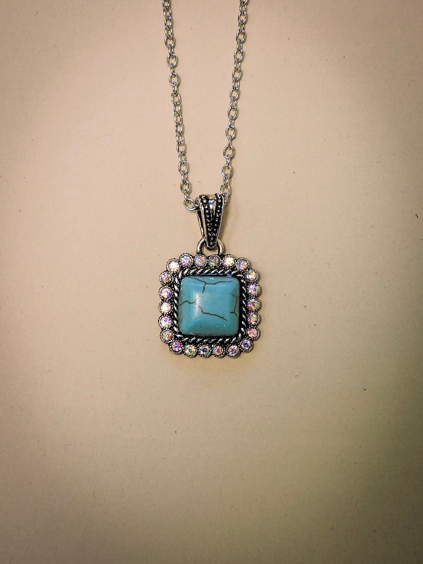Ada Pendant Fashion Necklace