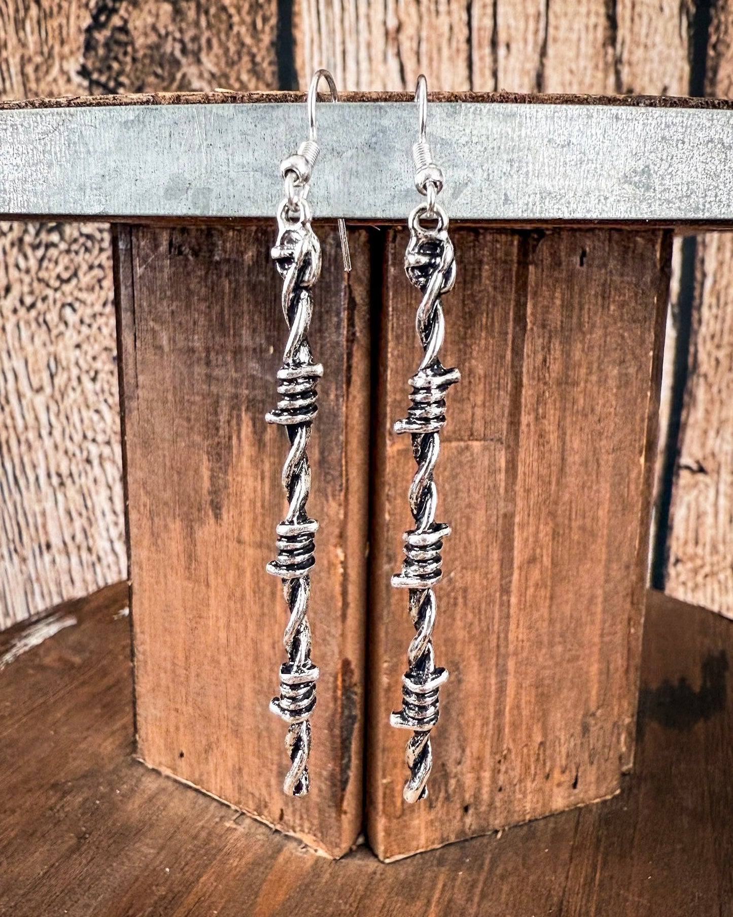 Wire Dangle Fashion Earrings - Silver