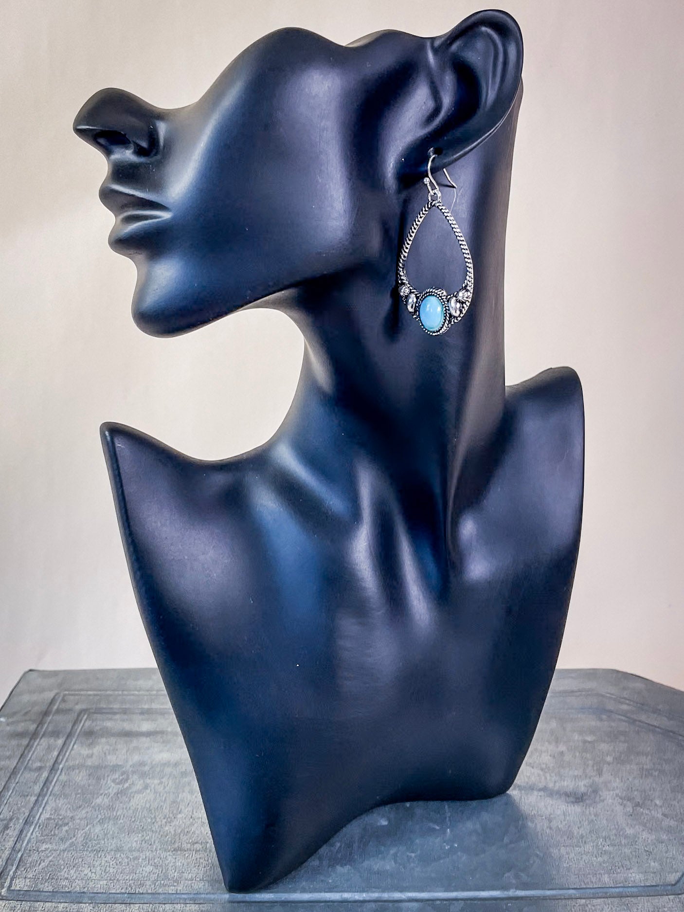 Lasso Teardrop Fashion Earring - Silver