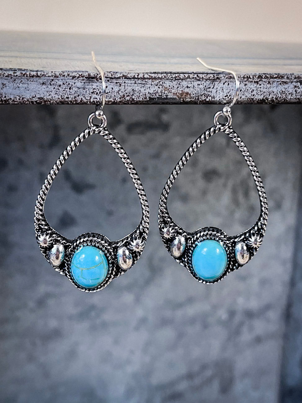 Lasso Teardrop Fashion Earring - Silver