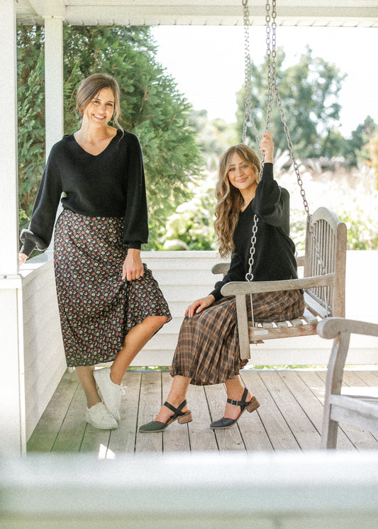 Essential V-neck Balloon Sleeve Sweater