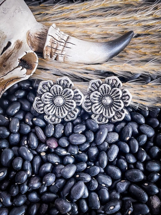 Lore Flower Stud Fashion Earrings