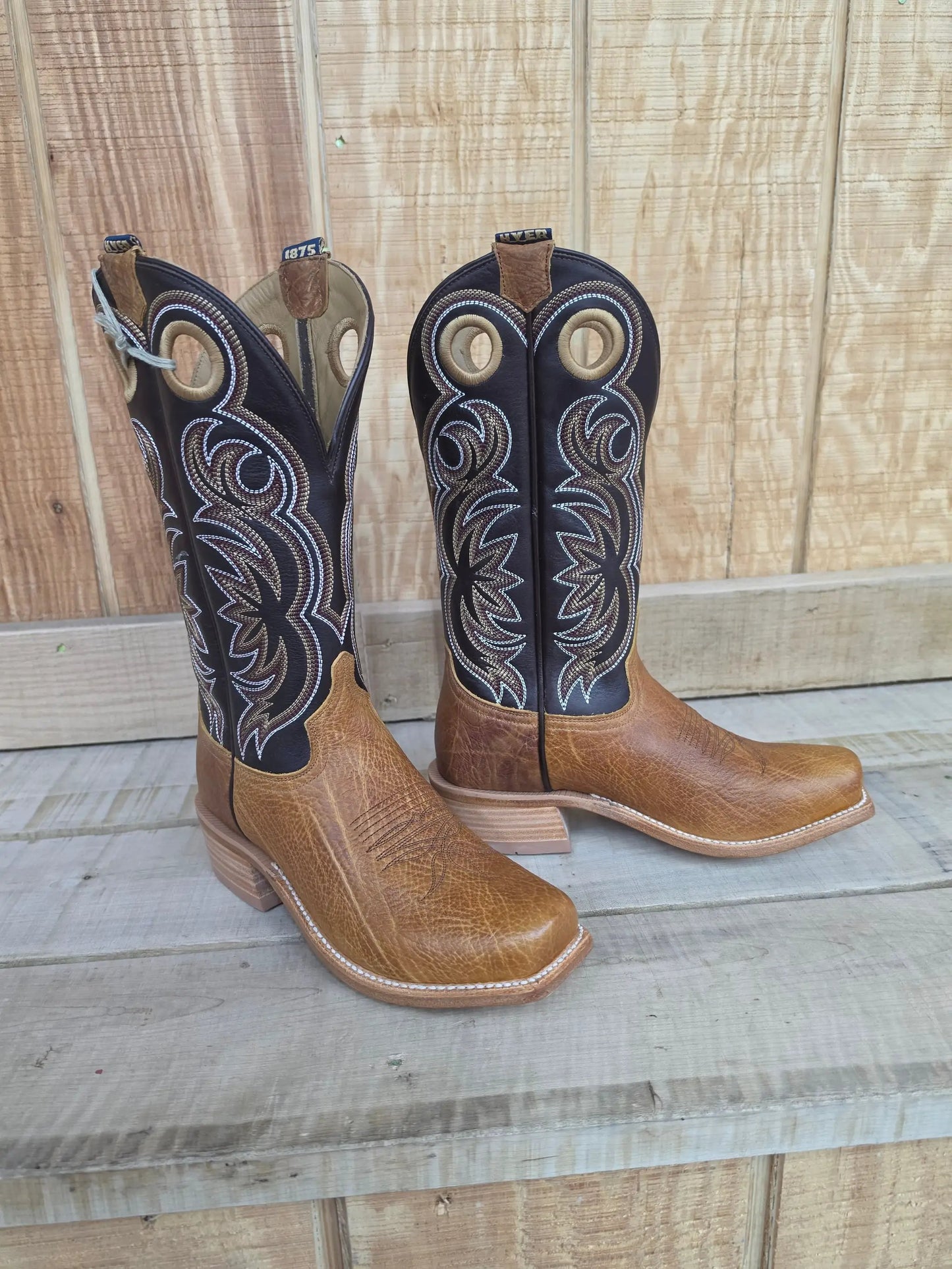 HYER RILEY by Wild West Outfitters