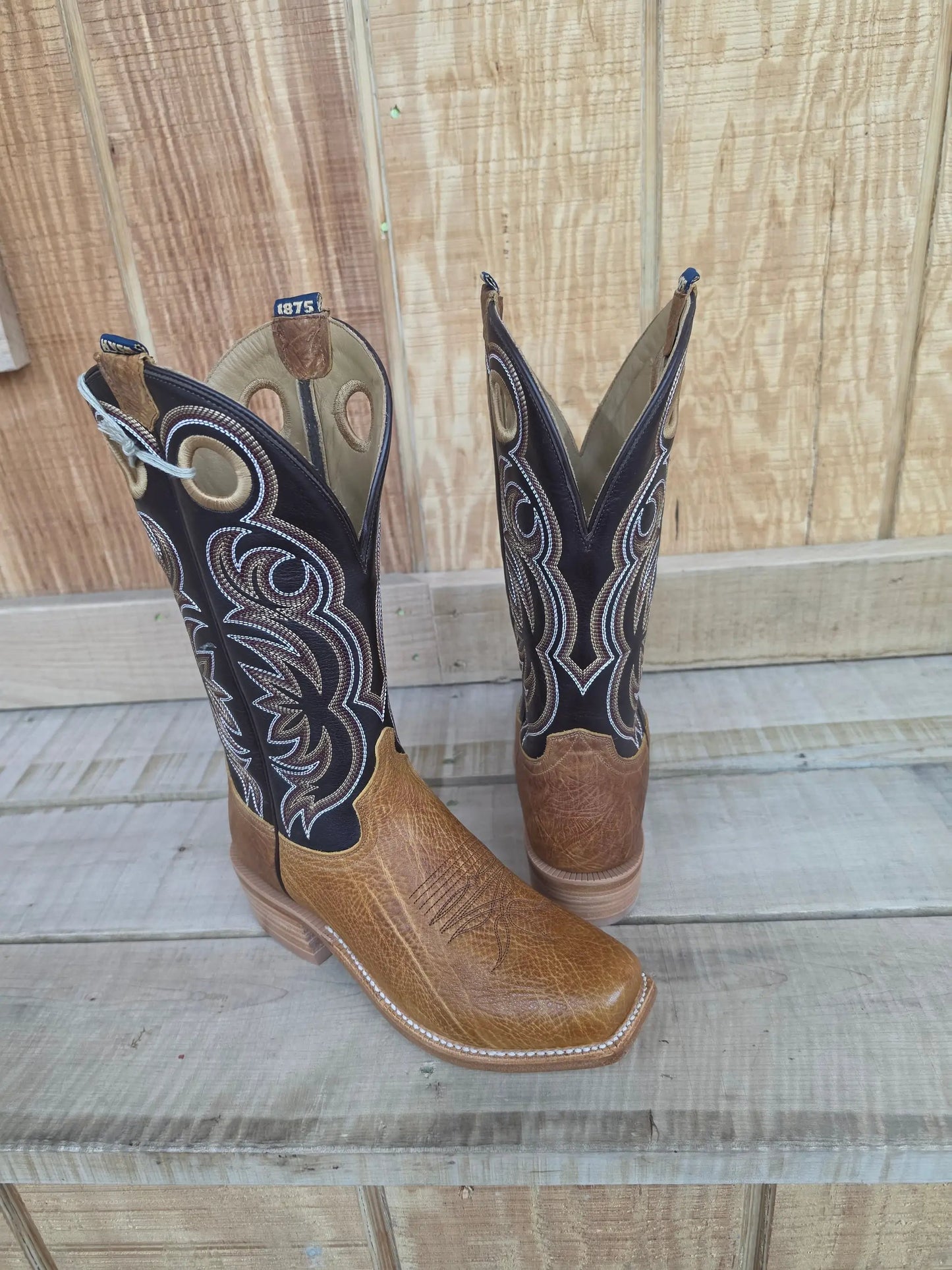 HYER RILEY by Wild West Outfitters