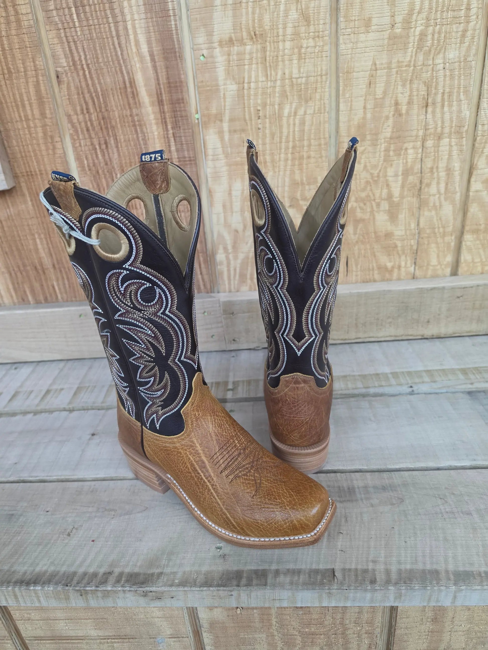 HYER RILEY by Wild West Outfitters